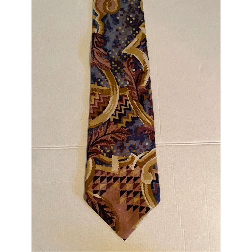 Halston III Mens Silk Necktie Abstract Geometric Floral Italian Silk Mauve Navy